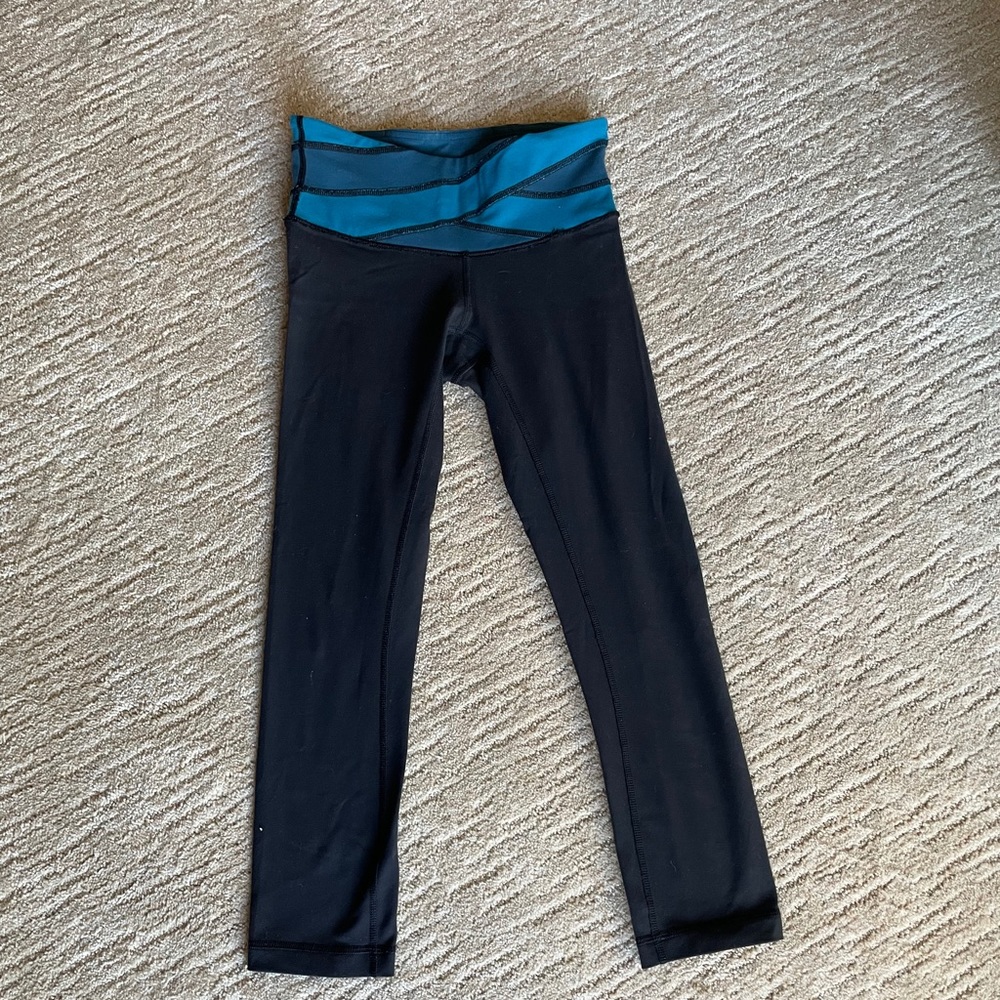 Lululemon wunder under Capri yoga pants